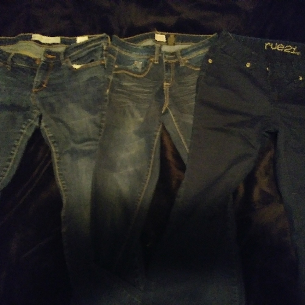 3 pairs of jeans